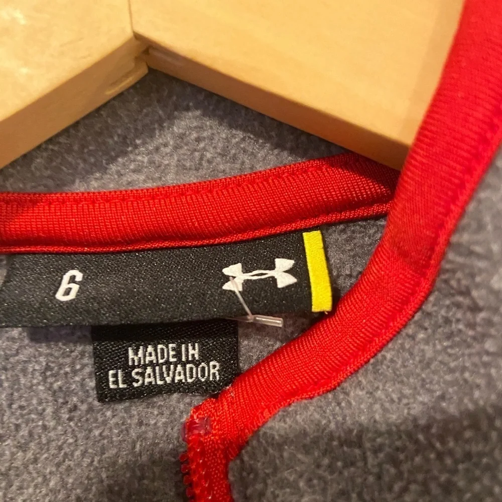Under Armour Boys Gray with Red Trim 1/4 Zip Fleece Pullover 6